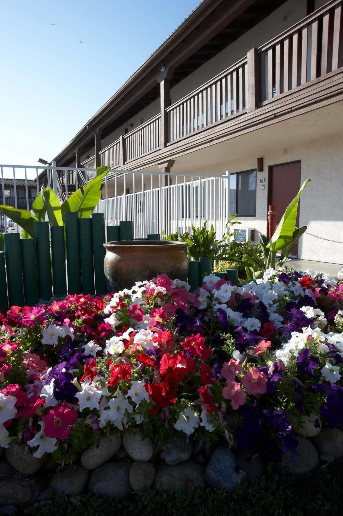 Ez 8 Motel Ньюарк Екстер'єр фото